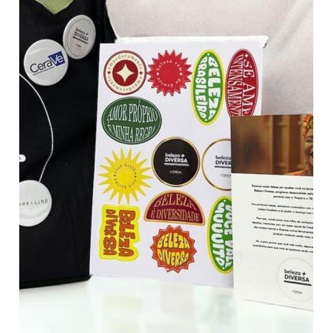 Cartela de Adesivos de Vinil com Recorte Personalizado