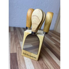 Kit Queijo 4 Peças Com Logo