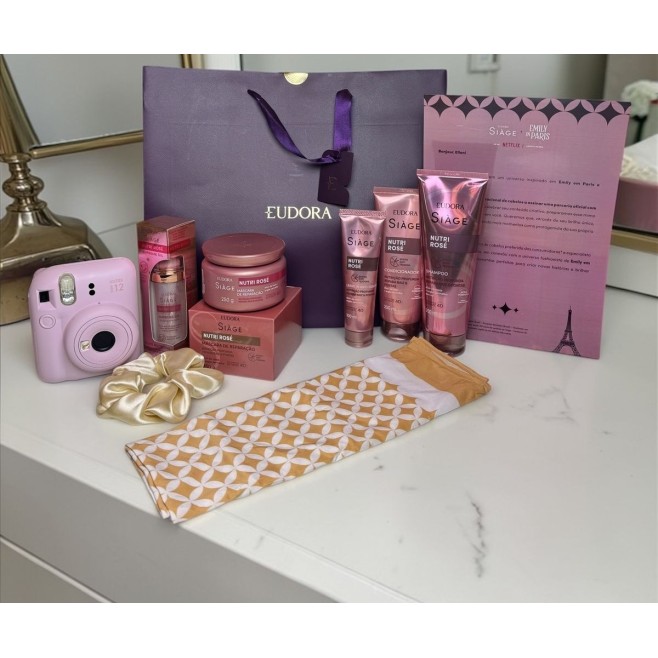 Press Kit Eudora Emilly in Paris Personalizado